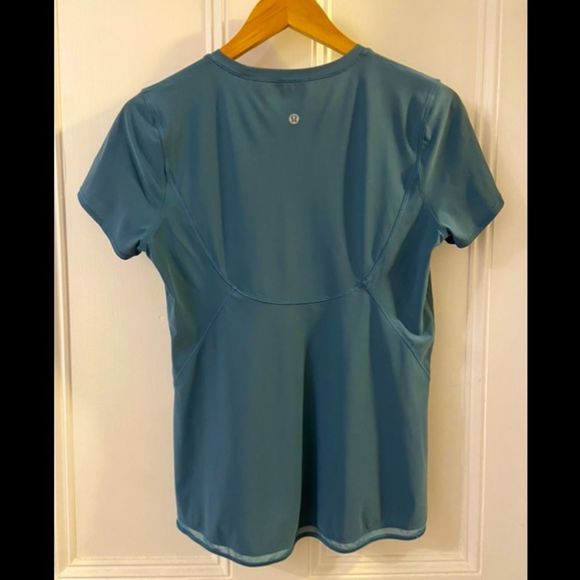 Lululemon short sleeve T-shirt. - Picture 2 of 4